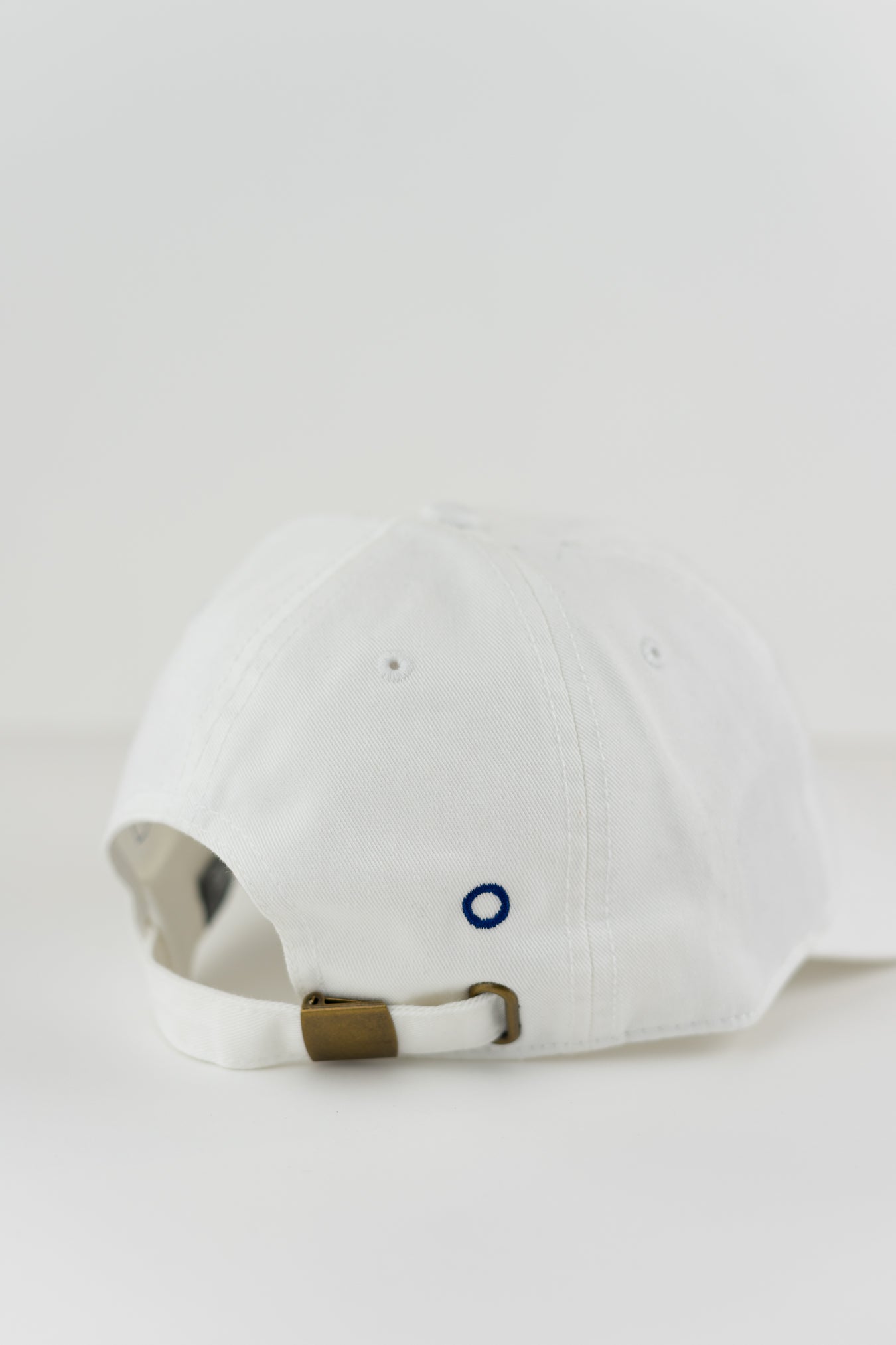 WHITE ORGANIC CAP