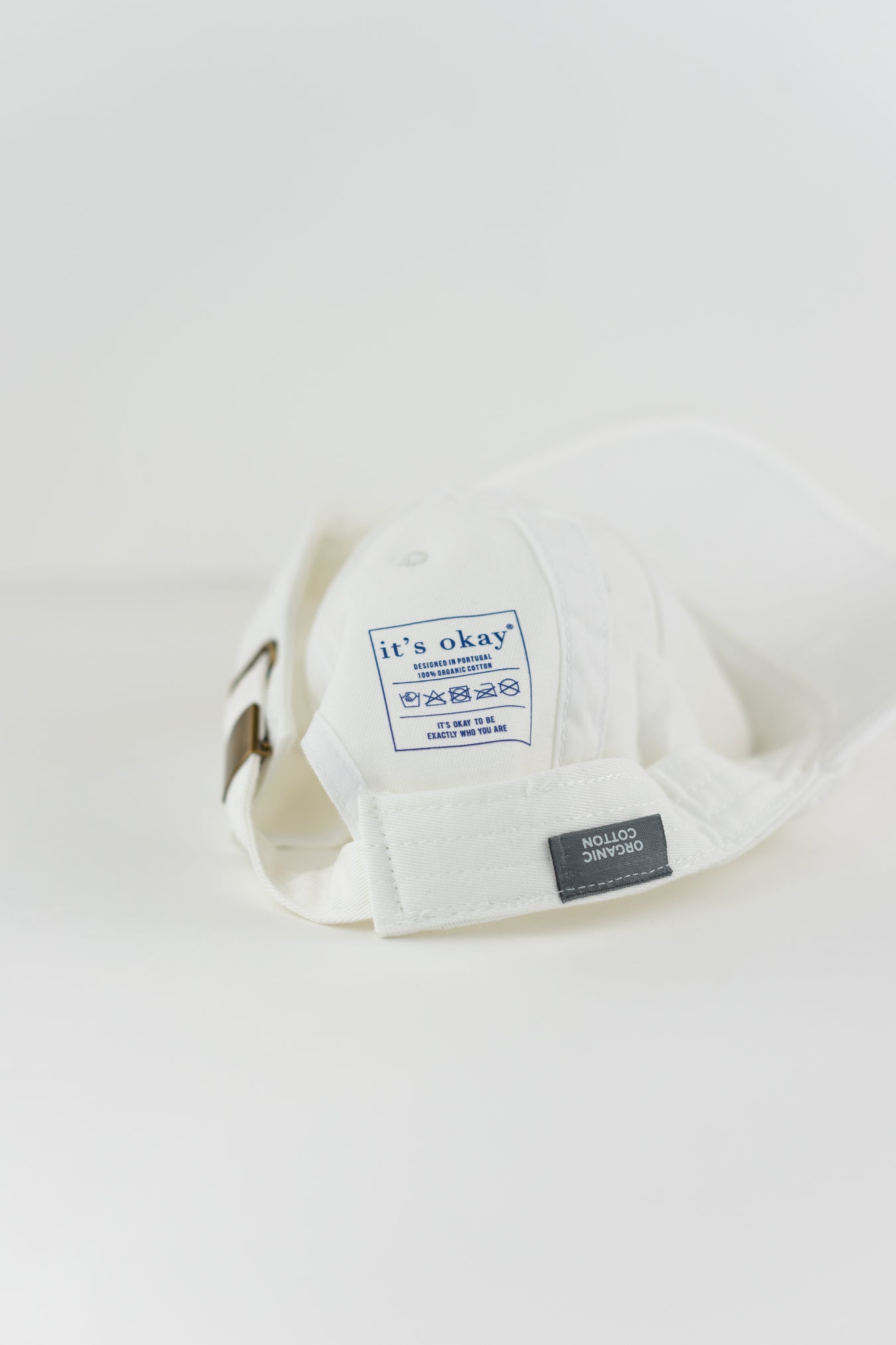 WHITE ORGANIC CAP